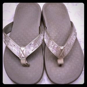 Vionic Tide Sandals